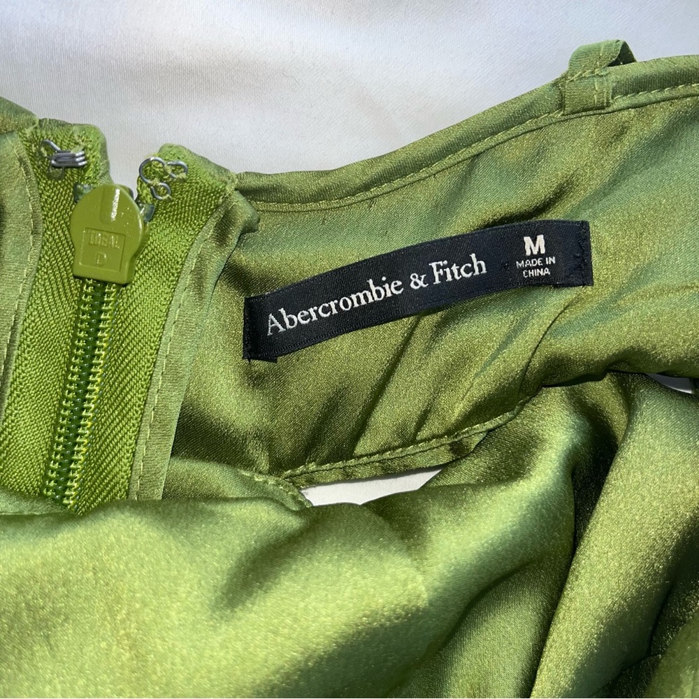 Abercrombie Green Pleated Dress - Picture 2 of 3